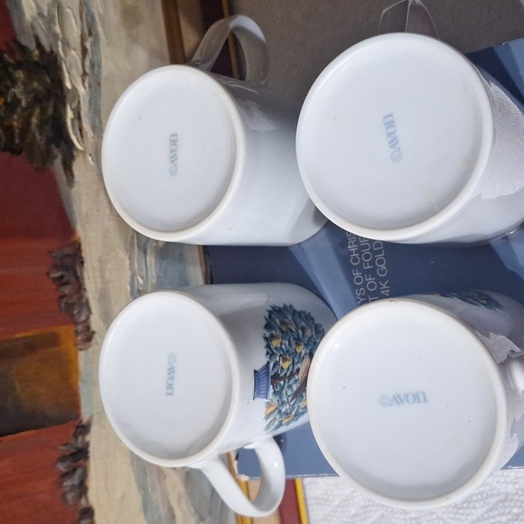 AVON SET OF 4 GIFT COLLECTION tea mugs - Picture 6 of 10